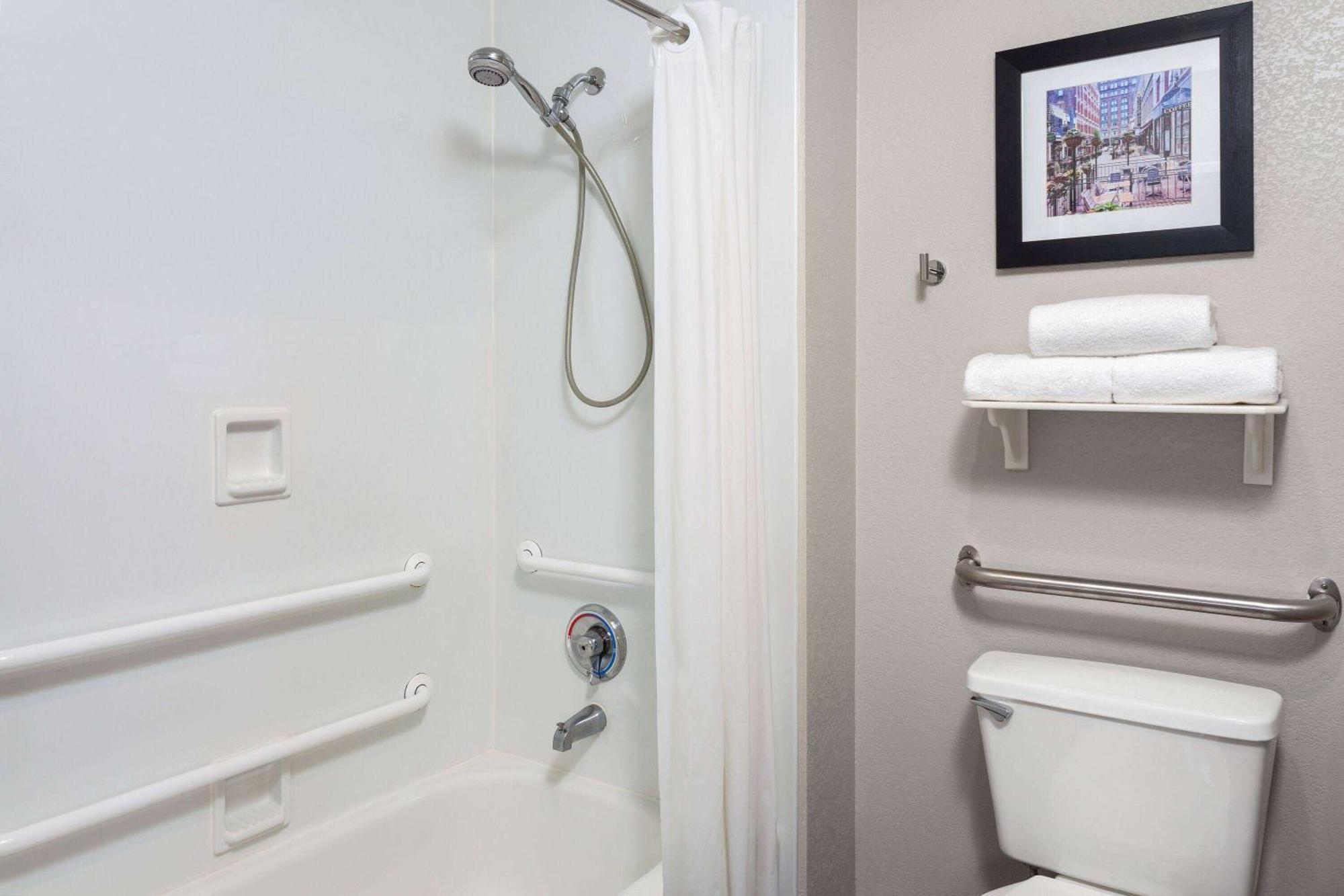 La Quinta Inn By Wyndham Cleveland Independence Εξωτερικό φωτογραφία
