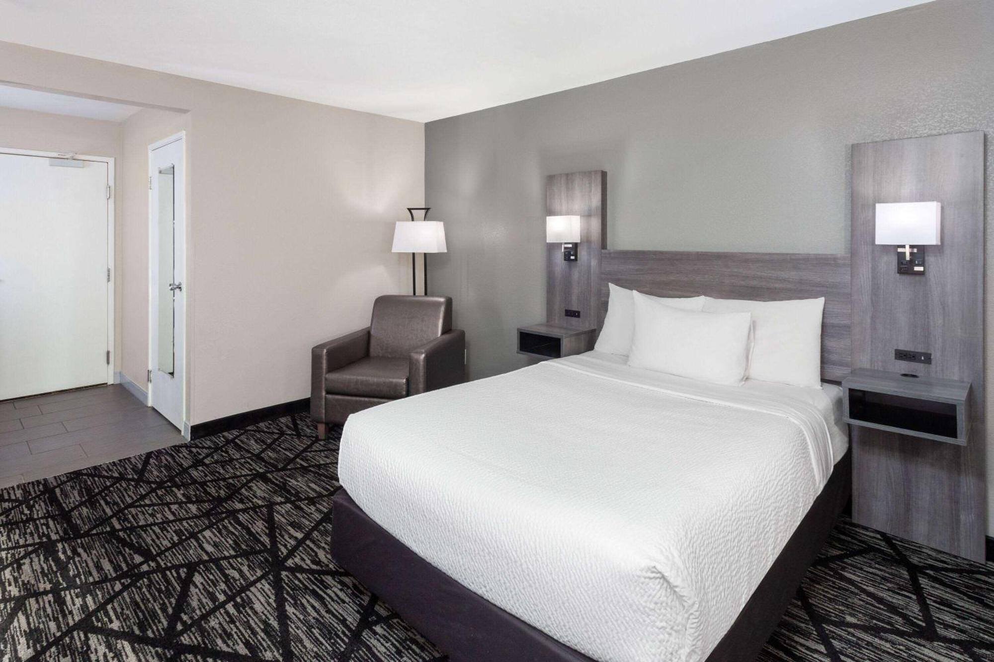 La Quinta Inn By Wyndham Cleveland Independence Εξωτερικό φωτογραφία
