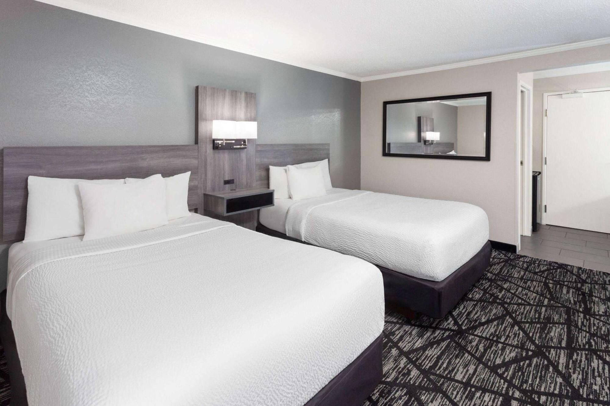 La Quinta Inn By Wyndham Cleveland Independence Εξωτερικό φωτογραφία